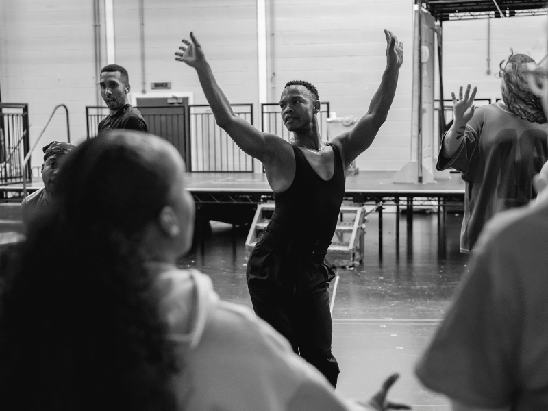First Look – Johannes Radebe, Matt Cardle and the Cast of Kinky Boots in Rehearsals