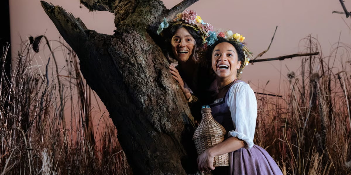Siena Kelly and Tanya Reynolds in 1536