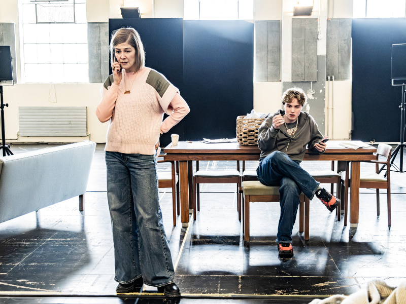 New Rehearsal Photos of Rosamund Pike and Cast for Inter Alia Transfer