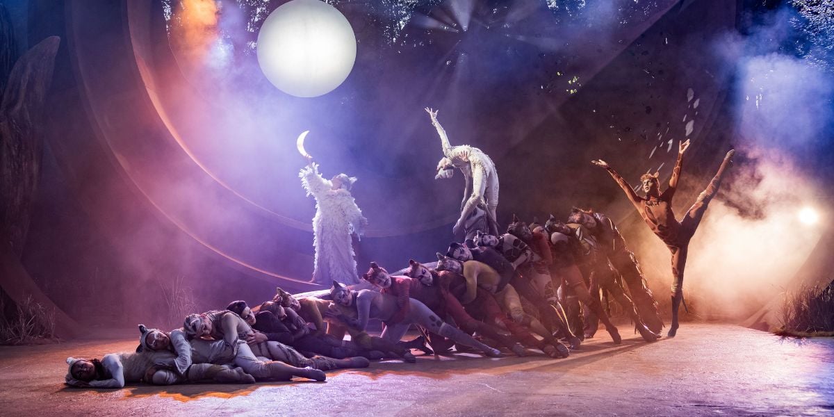 The cast of Cats at the Regent's Park Theatre 