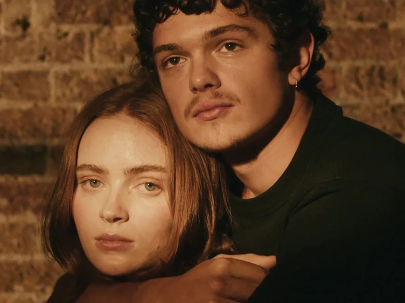 Sadie Sink and Noah Jupe are star-crossed lovers in Romeo and Juliet