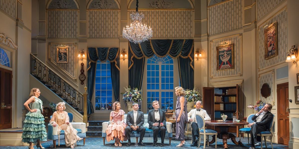 Hay Fever production image by Marc Brenner. 