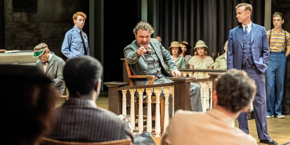 Oscar Pearce (Bob Ewell) with the To Kill A Mockingbird cast.
