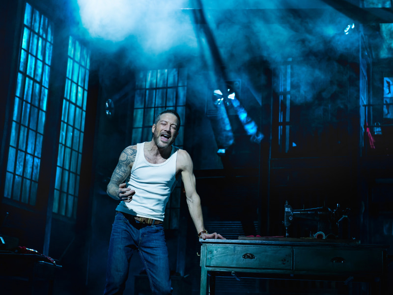 First Look: Johannes Radebe and Matt Cardle On Stage in Kinky Boots